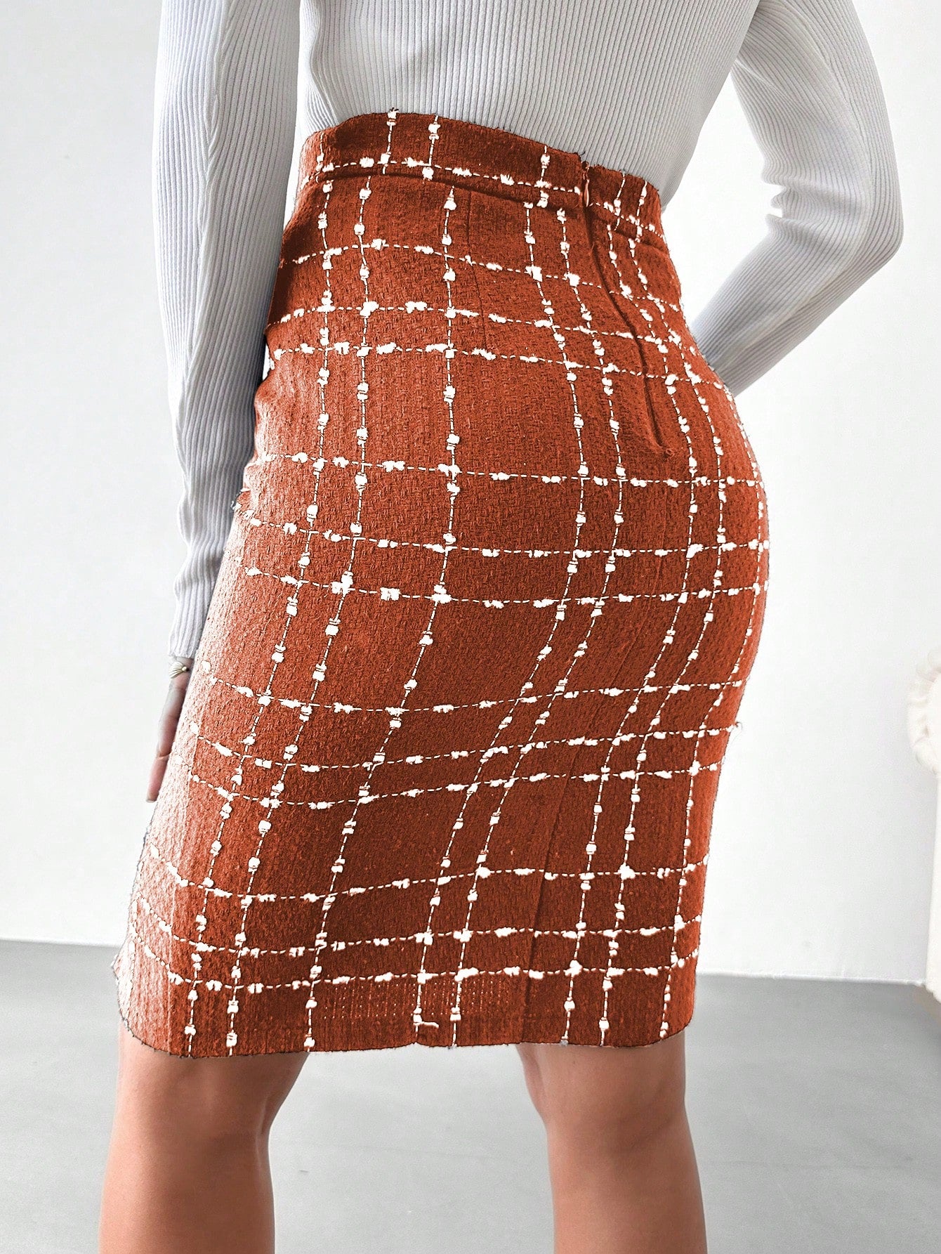Fusta Dama Din Tweed Cu Model Tartan Si Despicatura In Fata