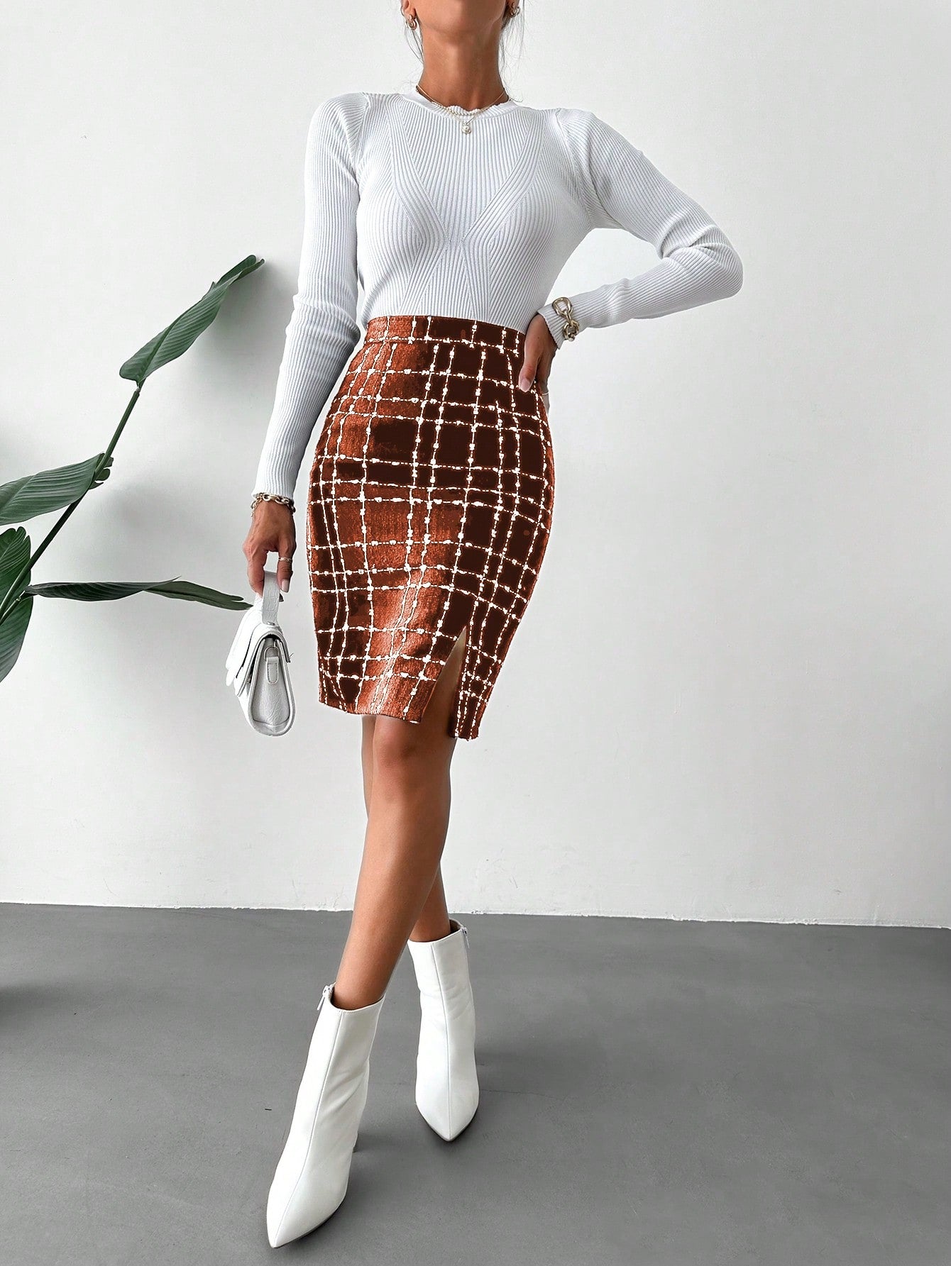 Fusta Dama Din Tweed Cu Model Tartan Si Despicatura In Fata