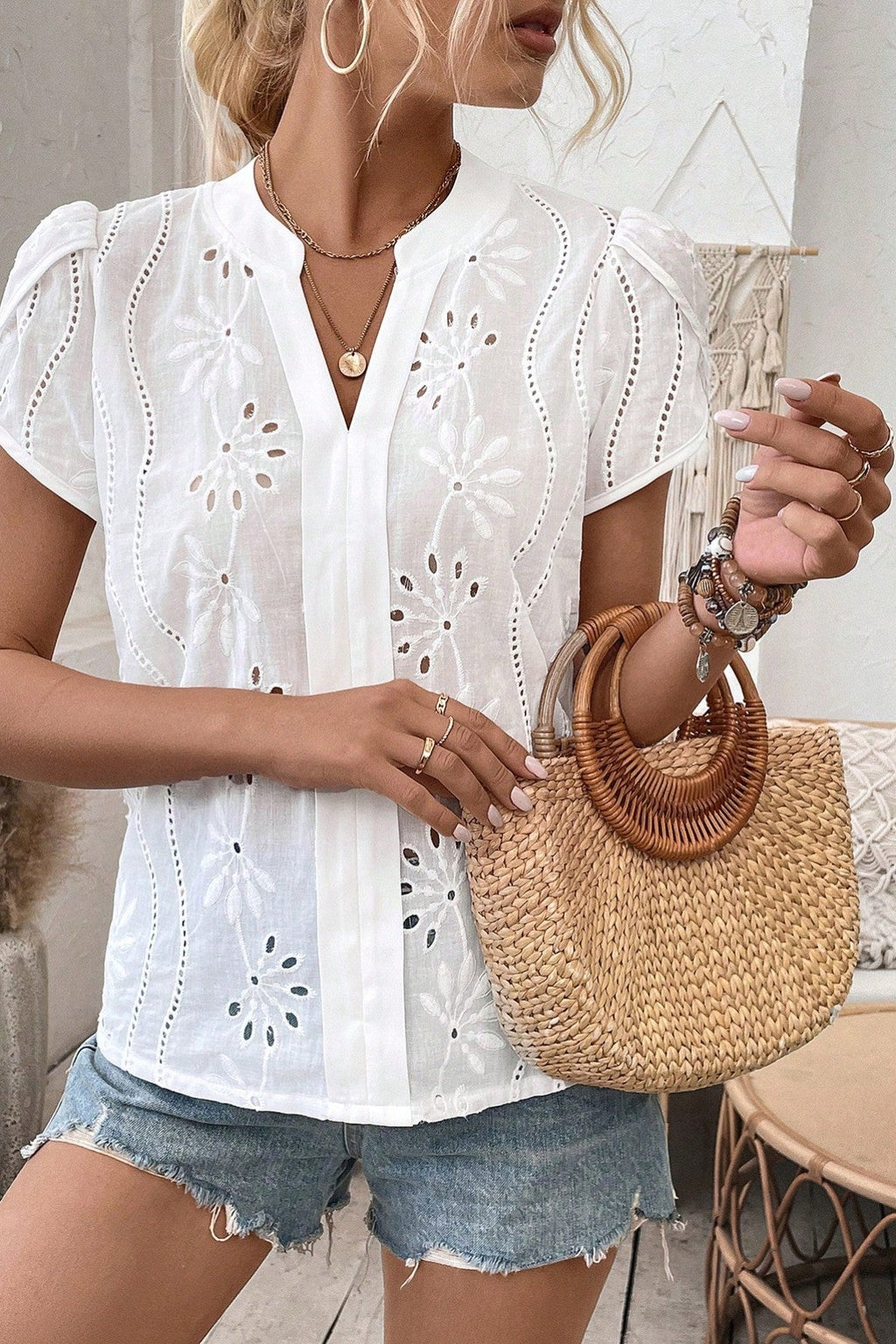 Bluza Dama, Casual, Cu Broderie, Guler Cu Decupaj Si Maneci Bufante