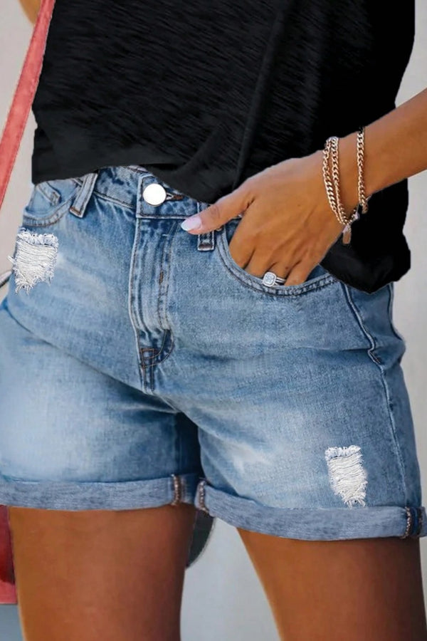 Blugi Scurti Dama, Cu Croiala Lejera, Tiv Indoit Si Rupturi Discrete