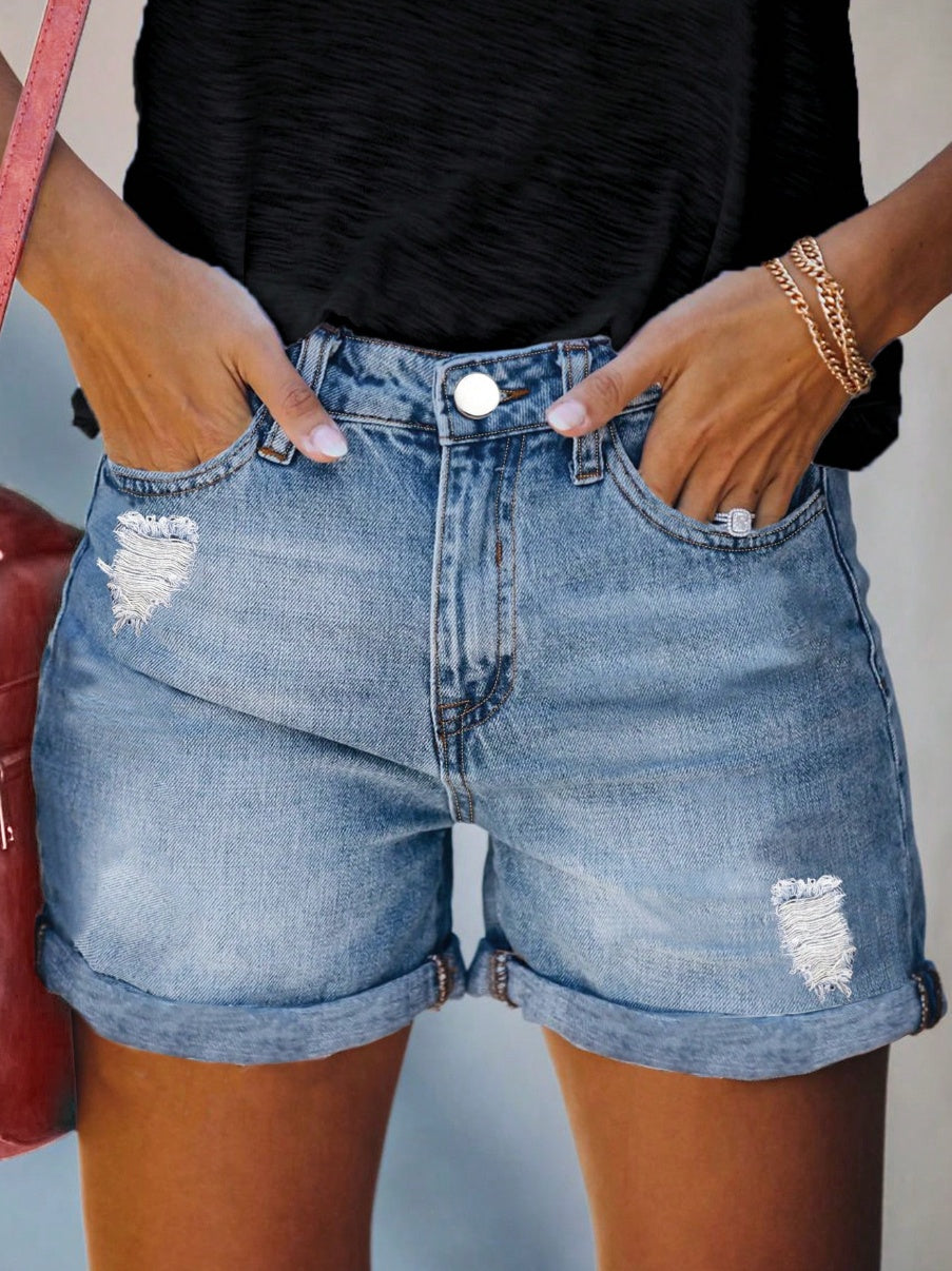 Blugi Scurti Dama, Cu Croiala Lejera, Tiv Indoit Si Rupturi Discrete