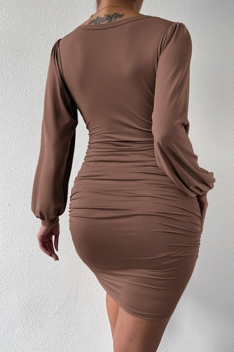 Rochie Dama, Scurta, Stramta Pe Corp, Maneci Lanterna Si Decolteu In V